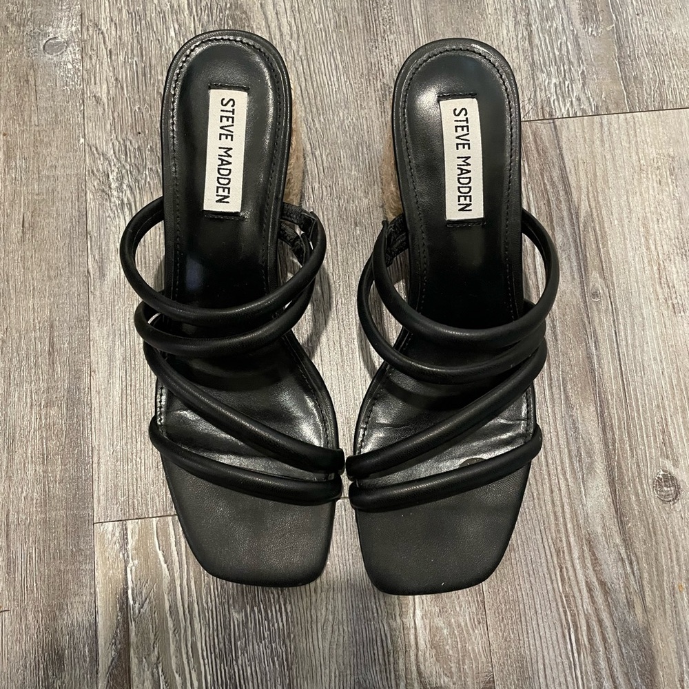 STEVE MADDEN SANDALS